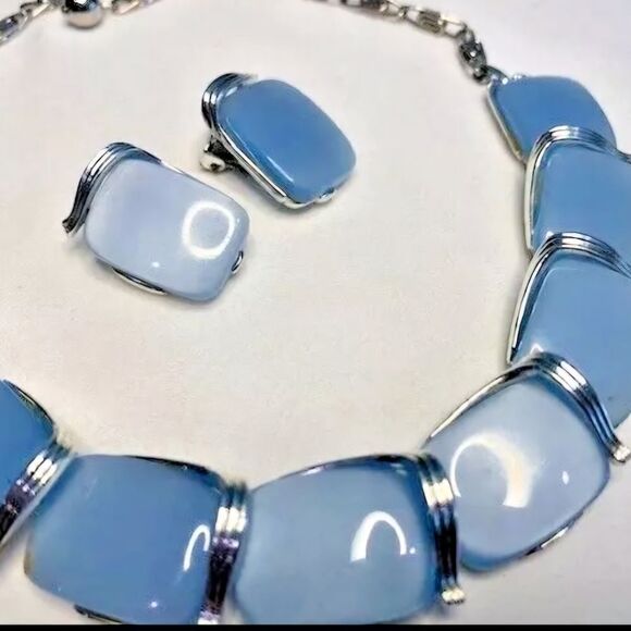 Vintage Lisner Necklace with matching Earrings - Stunning! - Picture 2 of 8